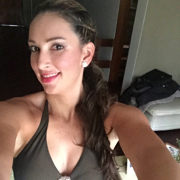 Meet your Posher, Erika - Picture 3 of 3